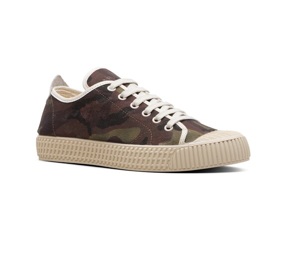 CANVAS SNEAKER