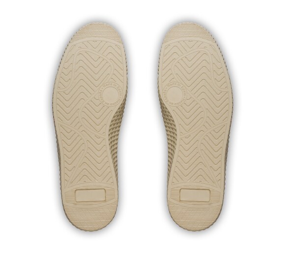 CANVAS SNEAKER