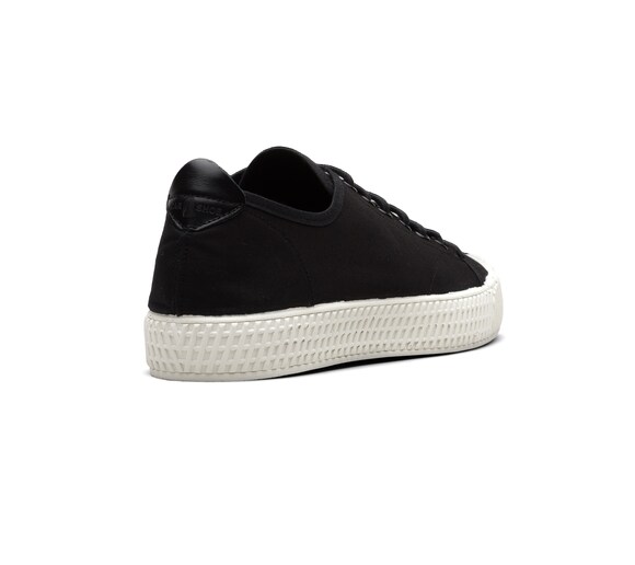 CANVAS SNEAKER