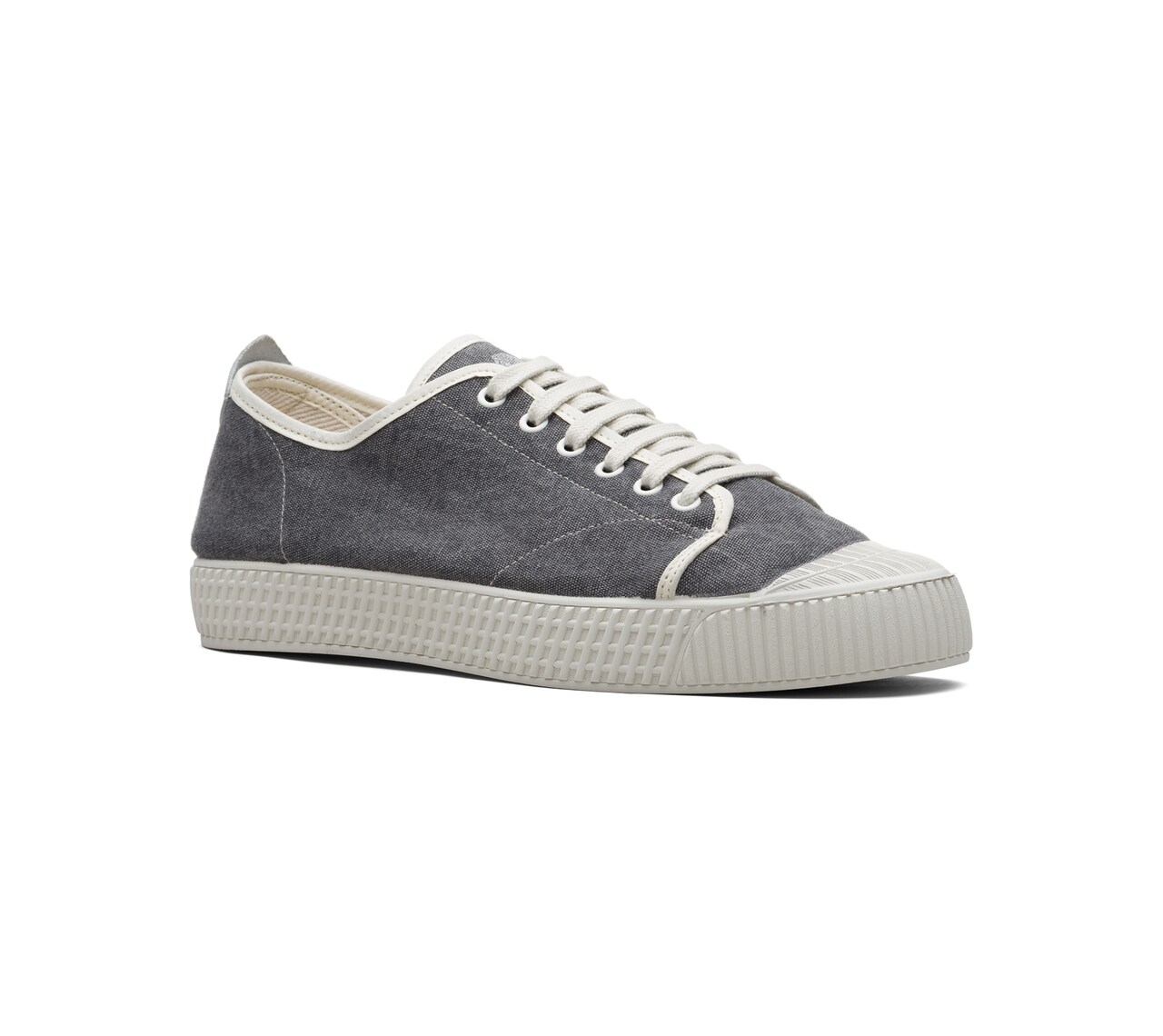 CANVAS SNEAKER